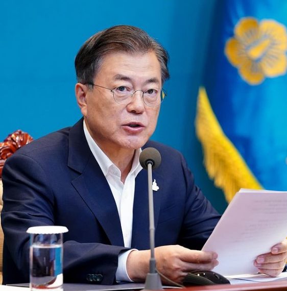 문재인 대통령 (청와대 공식 SNS 갈무리)